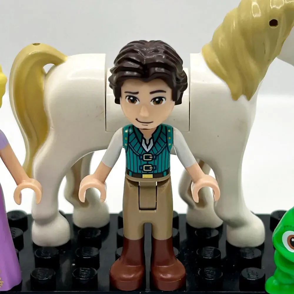 LEGO Disney 41054 Tangled Minifigure Lot Flynn Rider, Maximus, Pascal & Rapunzel